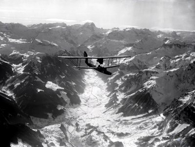 ETH-BIB-Wasserflugzeug über Linthal, Schwanden, Nidfurn, Tödi, Clariden aus 4000 m-Inlandflüge-LBS MH01-001484