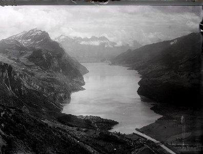 ETH-BIB-Wallensee, Weesen und Amdener Mulde, Churfirsten v. W. aus 1000 m-Inlandflüge-LBS MH01-003669