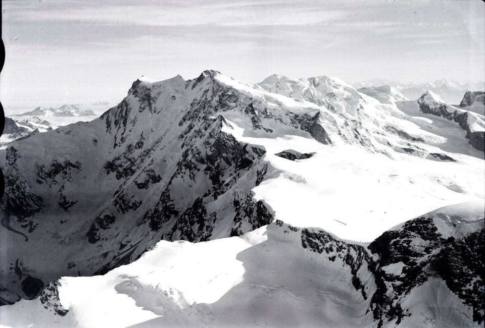 ETH-BIB-Weissgrat, Dufourspitze, Monte Rosa, Lyskamm v. N. O. aus 4300 m-Inlandflüge-LBS MH01-005667