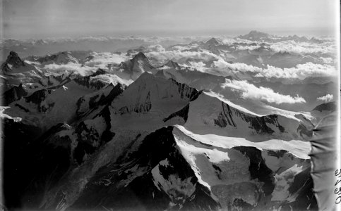 ETH-BIB-Weisshorn, Matterhorn, Grand Combin, Mont Blanc v. N. O. aus 5000 m-Inlandflüge-LBS MH01-002120