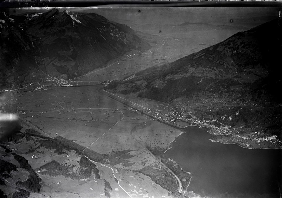 ETH-BIB-Weesen, Ziegelbrücke, Niederurnen, Bilten, Linthkanal v. S. O. aus 1500 m-Inlandflüge-LBS MH01-005029