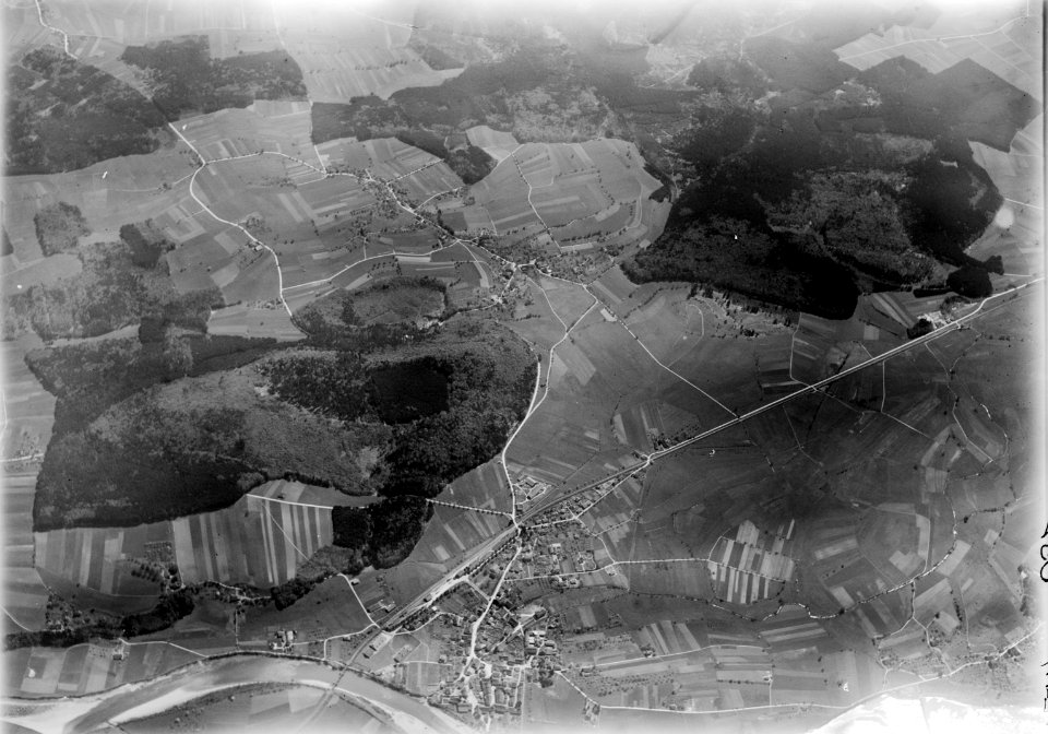ETH-BIB-Wangen an der Aare, Wangenried v. N. aus 3000 m-Inlandflüge-LBS MH01-003174