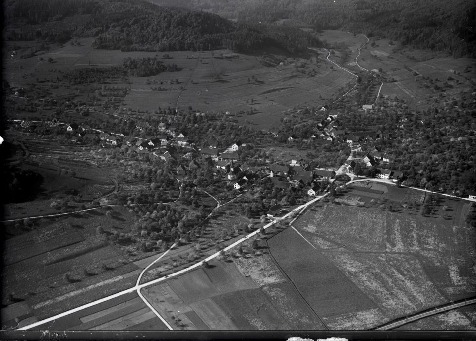 ETH-BIB-Weiach aus 400 m-Inlandflüge-LBS MH01-004532