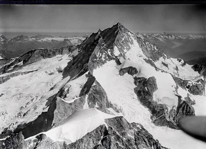 ETH-BIB-Wellenkuppe, Zinalrothorn, Weisshorn v. S. aus 4000 m-Inlandflüge-LBS MH01-005171