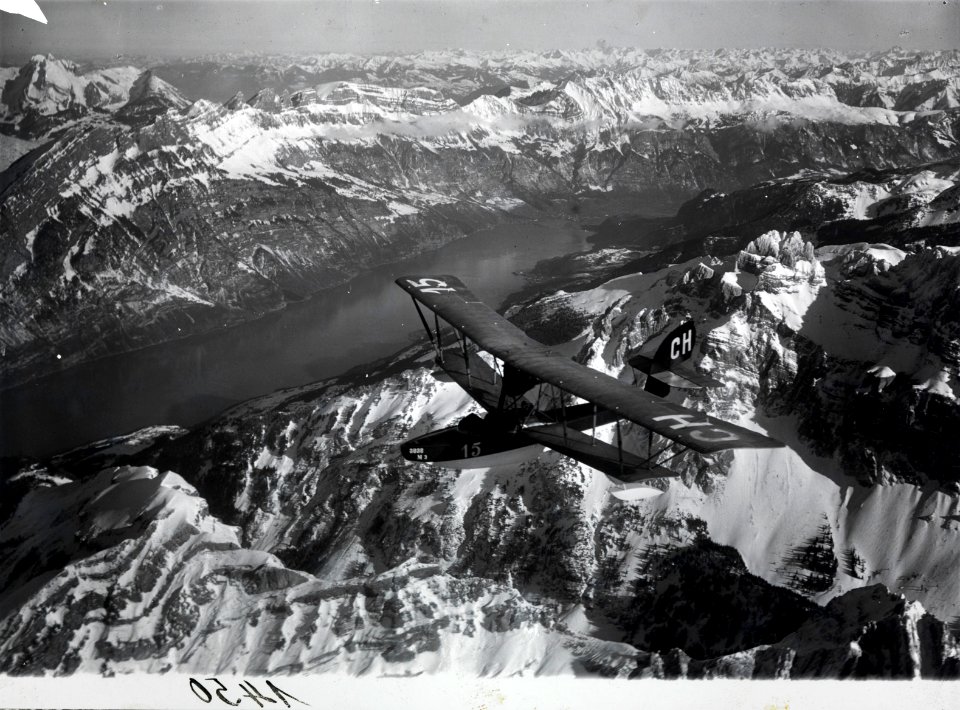 ETH-BIB-Wasserflugzeug über Kerenzerberg, Neuenkamm, Scheienstockkette. Fronalpstock, Churfirsten, Walensee aus 4000 m-Inlandflüge-LBS MH01-001450