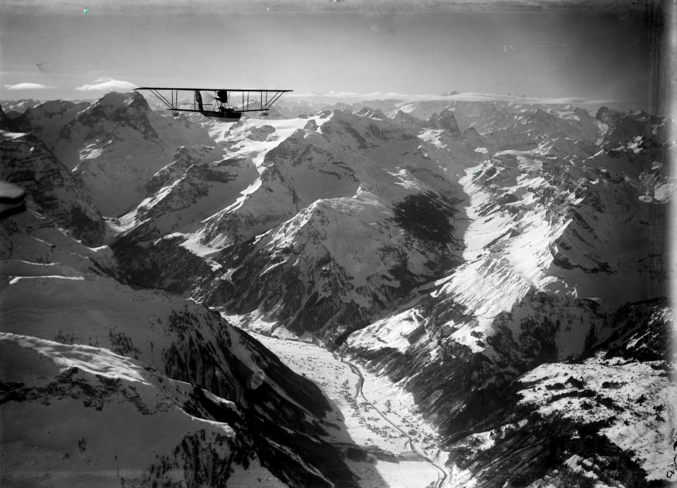 ETH-BIB-Wasserflugzeug über Linthal mit Tödi, Klausenpass aus 4000 m-Inlandflüge-LBS MH01-001448