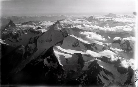 ETH-BIB-Weisshorn, Matterhorn, Grand Combin, Mont Blanc v. N. O. aus 5000 m-Inlandflüge-LBS MH01-002129