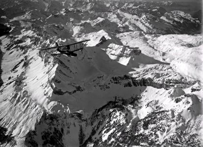 ETH-BIB-Wasserflugzeug über Ortstock, Karrenalp aus 4000 m-Inlandflüge-LBS MH01-001471
