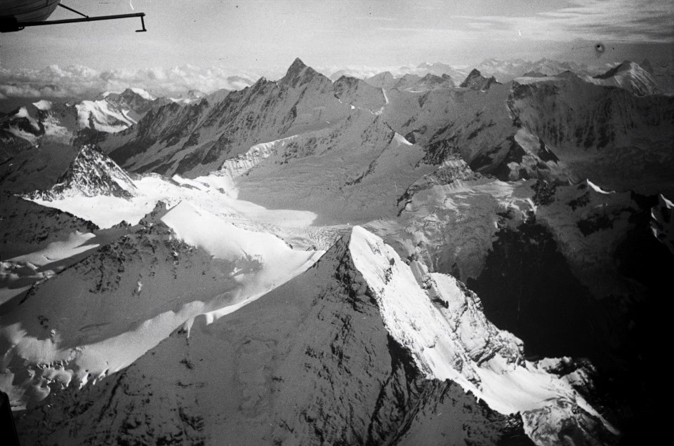ETH-BIB-Wetterhörner, Finsteraarhorn-Inlandflüge-LBS MH05-06A-10
