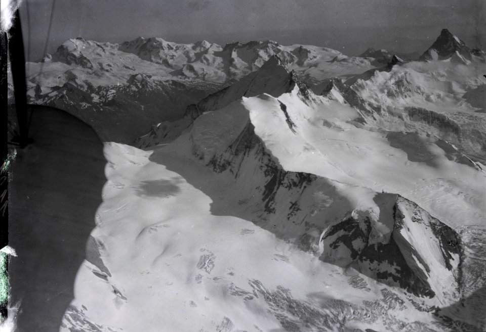 ETH-BIB-Weisshorngruppe mit Monte Rosa Kette, Matterhorn v.N. aus 5000 m-Inlandflüge-LBS MH01-001101