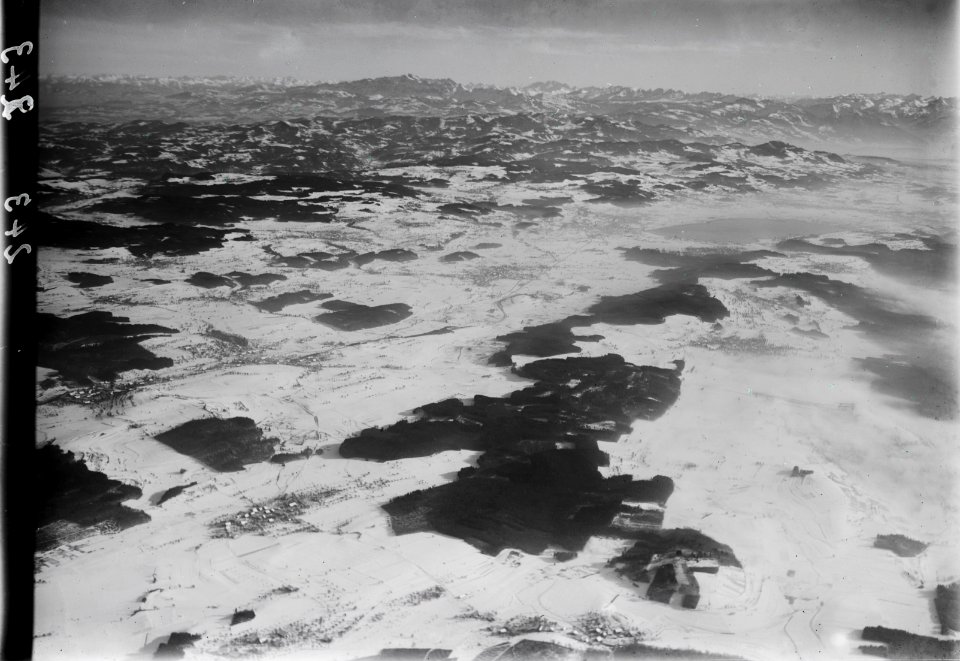 ETH-BIB-Wermatswil, Fehraltorf, Effretikon, Pfäffikersee, Zürcher Oberland v. W. aus 2500 m-Inlandflüge-LBS MH01-000243