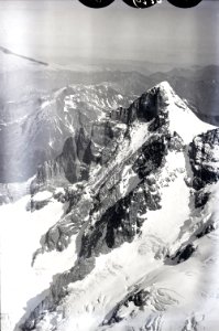 ETH-BIB-Wetterhorn v. S. aus 3700 m-Inlandflüge-LBS MH01-006232 photo