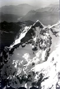 ETH-BIB-Wetterhorn, Lungerersee, Pilatus v. S. aus 4000 m-Inlandflüge-LBS MH01-005709