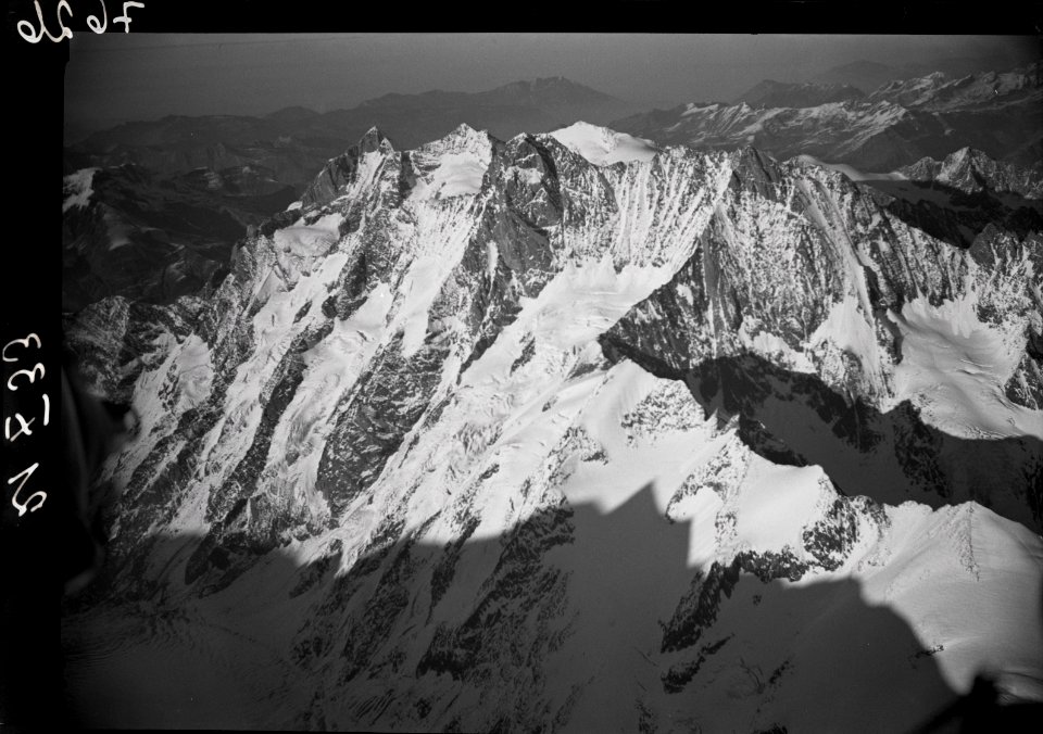 ETH-BIB-Wetterhorn, Schreckhorn v. W. aus 4300 m-Inlandflüge-LBS MH01-007626