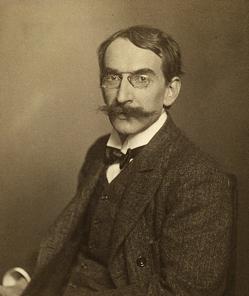ETH-BIB-Weiss, Pierre (1865-1940)-Portrait-Portr 01257.tif (cropped)
