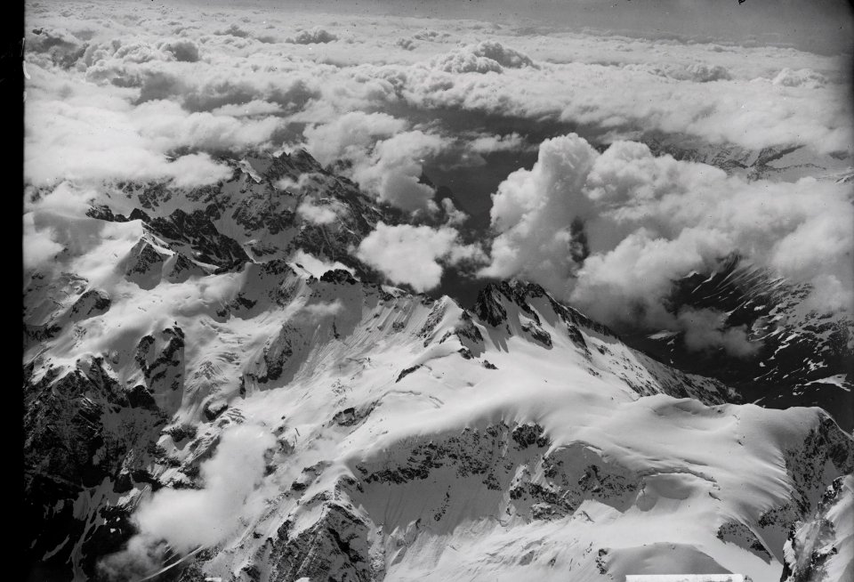 ETH-BIB-Wichelplankstock und Grassen beim Titlis, Meiental v. W. aus 4000 m-Inlandflüge-LBS MH01-000277