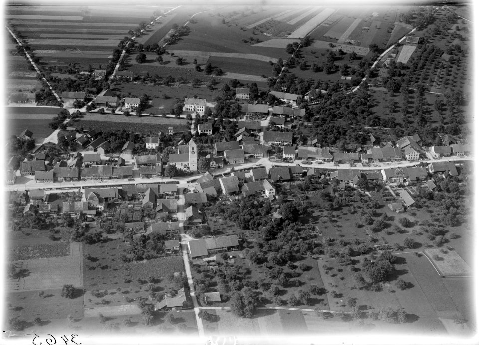 ETH-BIB-Wiesendangen aus 300 m-Inlandflüge-LBS MH01-003465