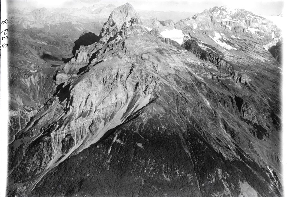 ETH-BIB-Windgällen, Schärhorn, Seevelisee v. S. W. aus 3600 m-Inlandflüge-LBS MH01-002398