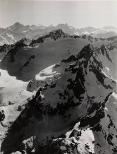 ETH-BIB-Winterstock, Tiefengletscher, Galenstock, Berneralpen v. O.-Inlandflüge-LBS MH01-005643