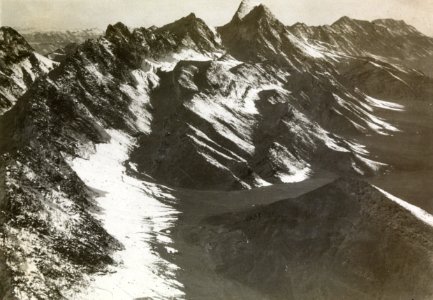 ETH-BIB-Wilde Gebirgsgegend südlich von Abadeh aus 3000 m Höhe-Persienflug 1924-1925-LBS MH02-02-0169-AL-FL