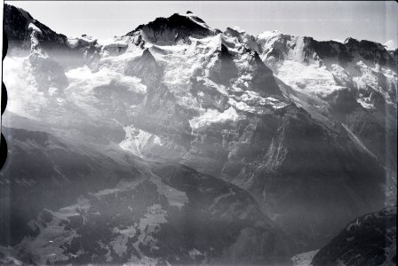 ETH-BIB-Wildstrubel, Wildstrubelgletscher, Wengneralp, Jungfrau v. N. aus 3000 m-Inlandflüge-LBS MH01-005733