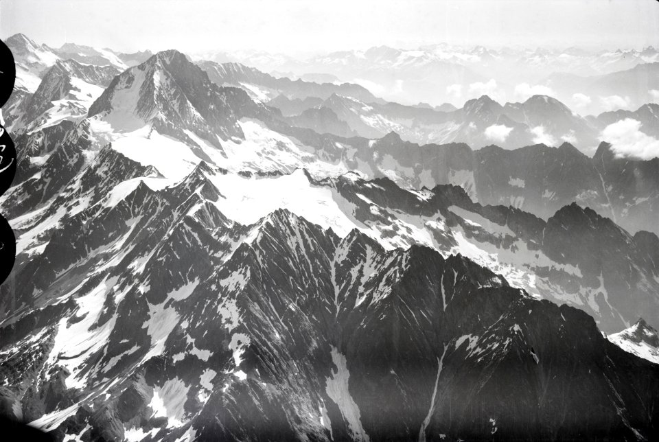 ETH-BIB-Wilerhorn, Bietschhorn, Blindenhornkette v. W. aus 4200 m-Inlandflüge-LBS MH01-006207