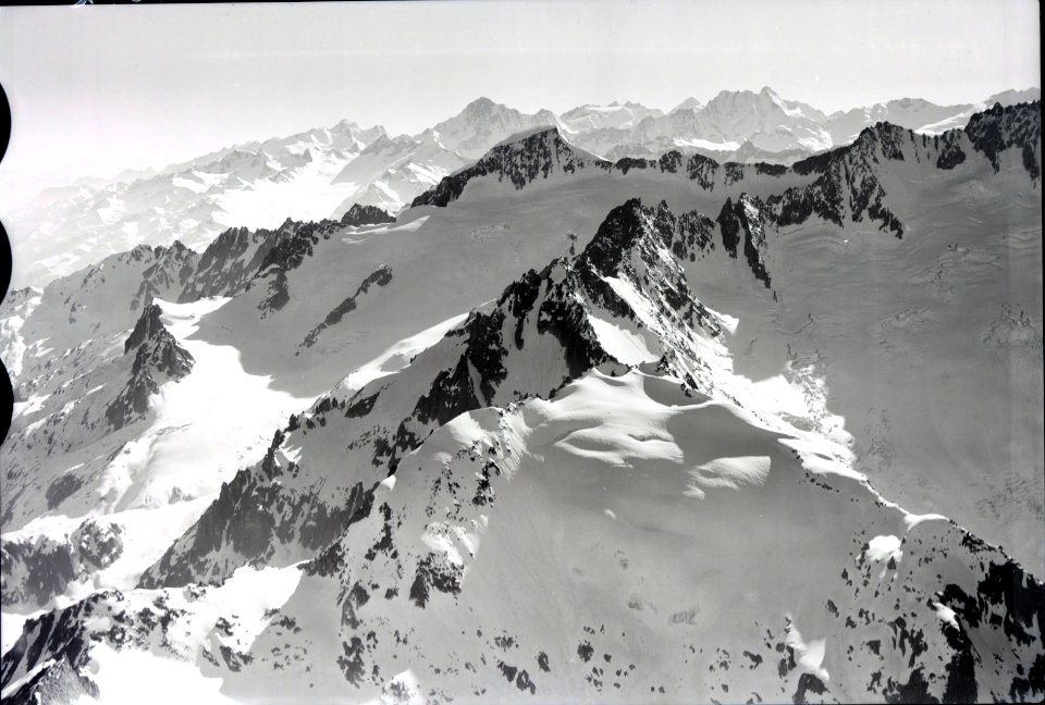 ETH-BIB-Winterstock, Galenstock, Rhônestock, Berneralpen v. O. aus 3600 m-Inlandflüge-LBS MH01-005642