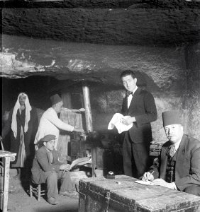 ETH-BIB-Wohnung in Höhle, Petra-Abessinienflug 1934-LBS MH02-22-0106