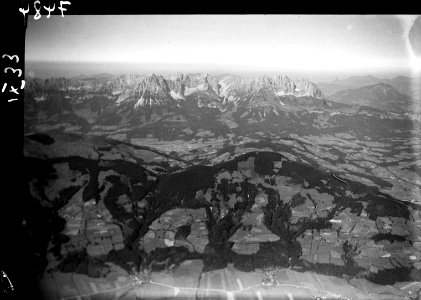 ETH-BIB-Wilder Kaiser, Anflug von Süden über Ellmau-Inlandflüge-LBS MH01-007484