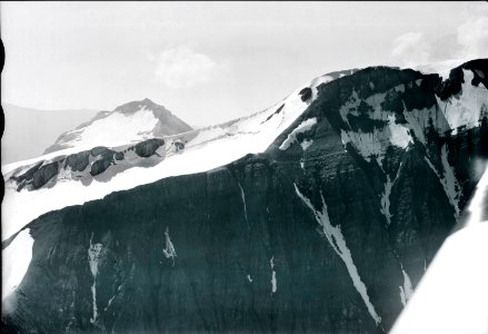 ETH-BIB-Wildhorngipfel, Rawilhorn v. N. W aus 3400 m-Inlandflüge-LBS MH01-005754