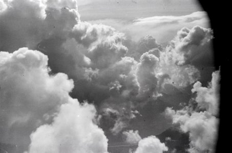ETH-BIB-Wolken-Aufnahmen-Inlandflüge-LBS MH05-90-06