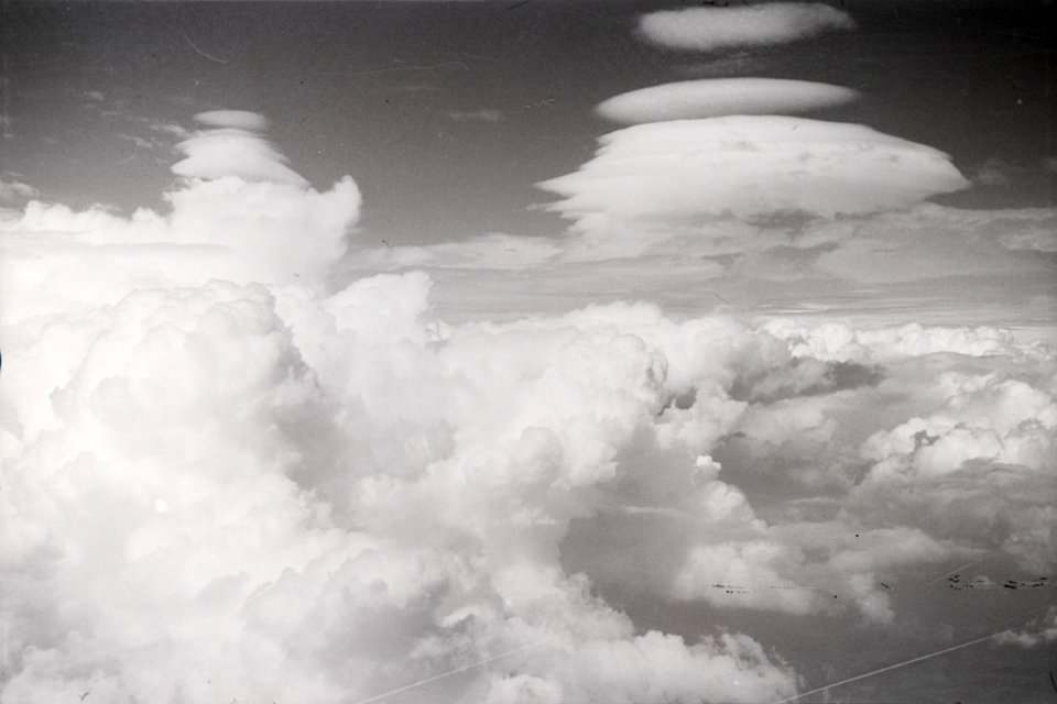 ETH-BIB-Wolken-Aufnahmen-Inlandflüge-LBS MH05-90-16