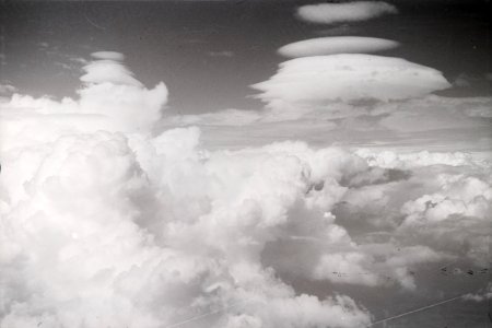 ETH-BIB-Wolken-Aufnahmen-Inlandflüge-LBS MH05-90-16