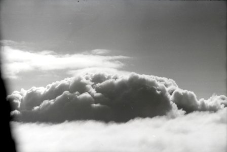 ETH-BIB-Wolken-Aufnahmen-Inlandflüge-LBS MH05-90-33