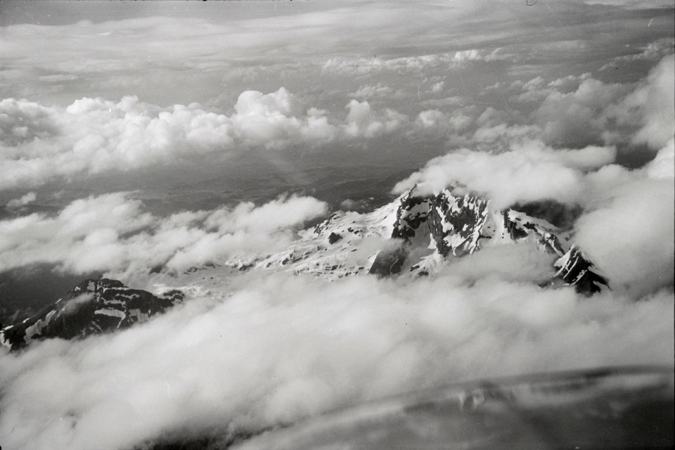 ETH-BIB-Wolken-Aufnahmen-Inlandflüge-LBS MH05-91-37