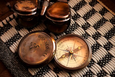 Compass antque art