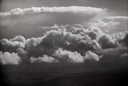 ETH-BIB-Wolken-Aufnahmen-Inlandflüge-LBS MH05-91-08