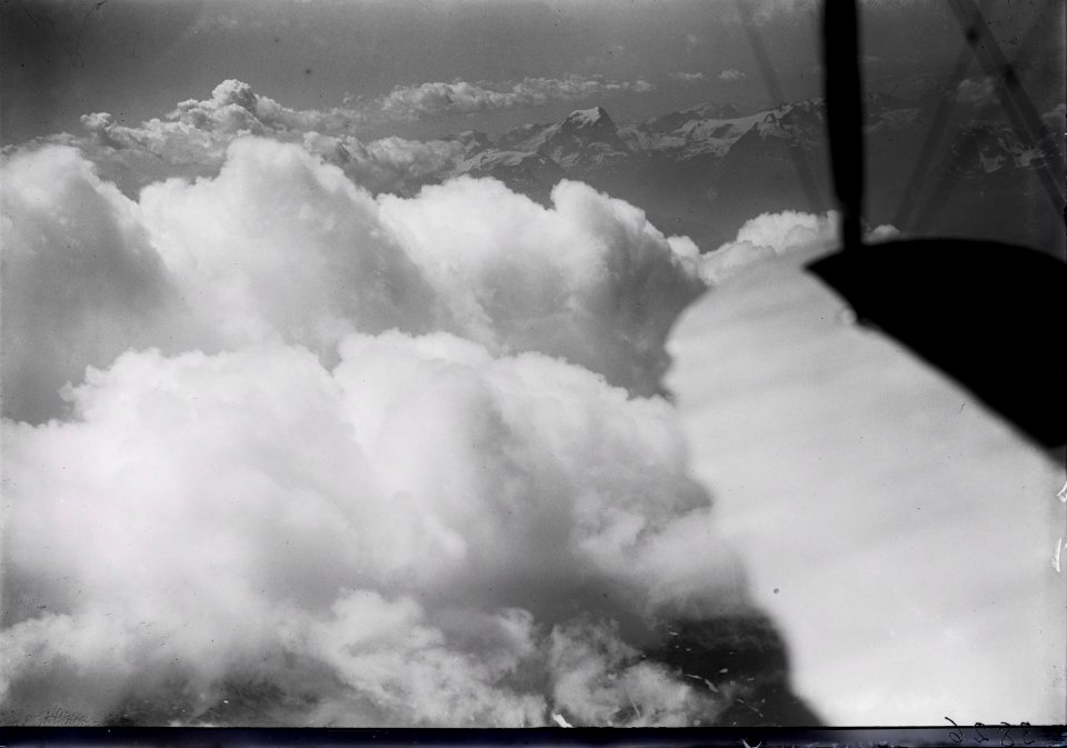 ETH-BIB-Wolken, Tödi, Clariden aus 4200 m-Inlandflüge-LBS MH01-003826