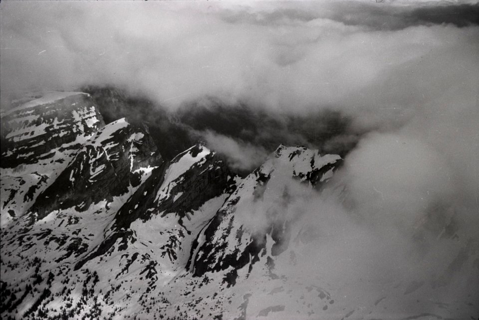 ETH-BIB-Wolken-Aufnahmen-Inlandflüge-LBS MH05-91-36