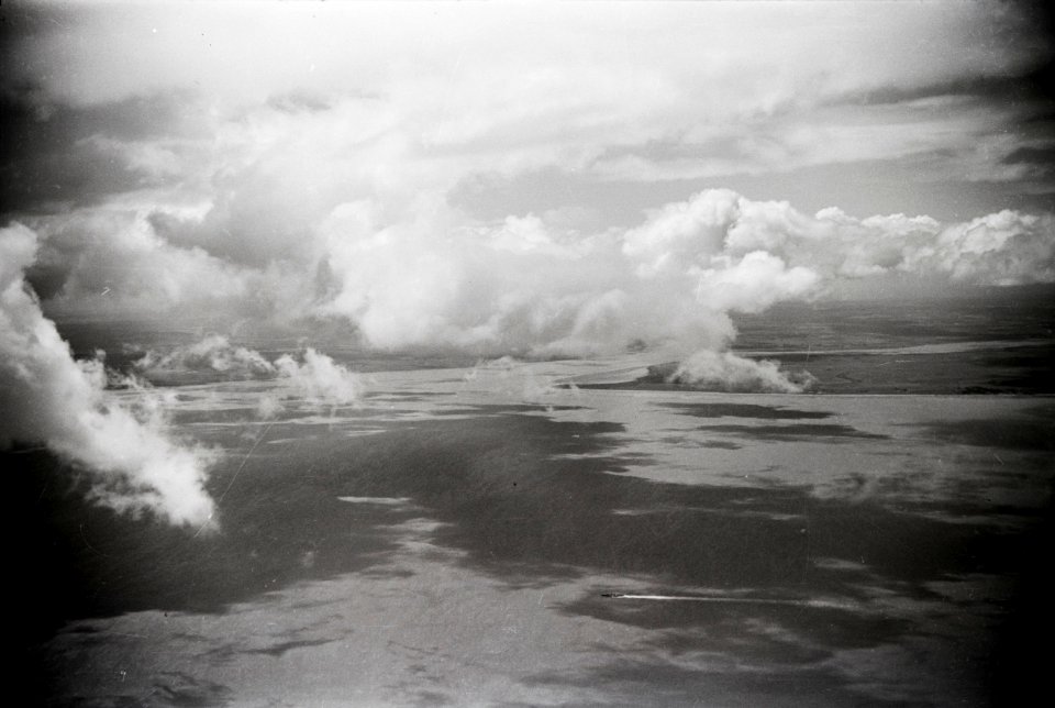 ETH-BIB-Wolken-Aufnahmen-Inlandflüge-LBS MH05-91-44