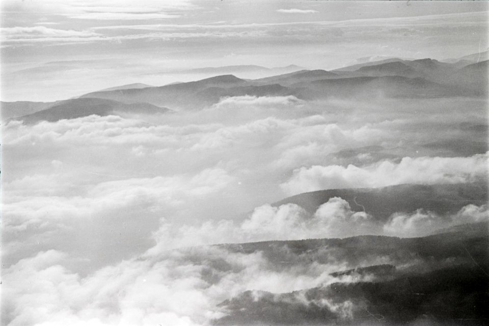 ETH-BIB-Wolkenaufnahme-Inlandflüge-LBS MH05-95-08