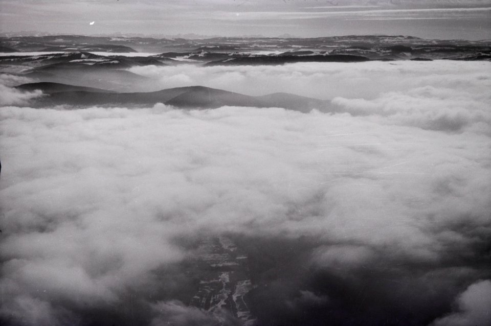 ETH-BIB-Wolken-Aufnahmen-Inlandflüge-LBS MH05-90-77