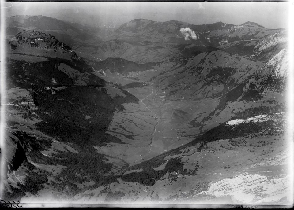 ETH-BIB-Wäggital, Innertal, Gugelberg, Aubrig v. S. 2300 m-Inlandflüge-LBS MH01-003006