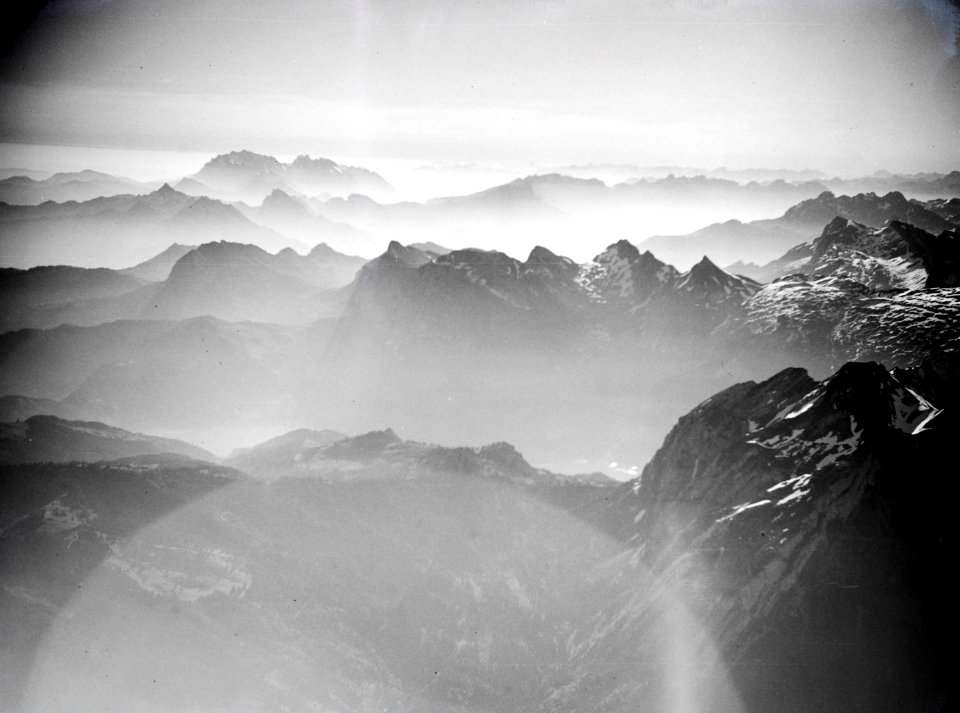 ETH-BIB-Wägitalerberge, Churfirsten, Säntis v. W. aus 2000 m-Inlandflüge-LBS MH01-006444