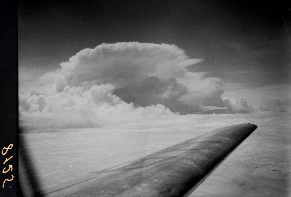 ETH-BIB-Wolken-Inlandflüge-LBS MH01-008125