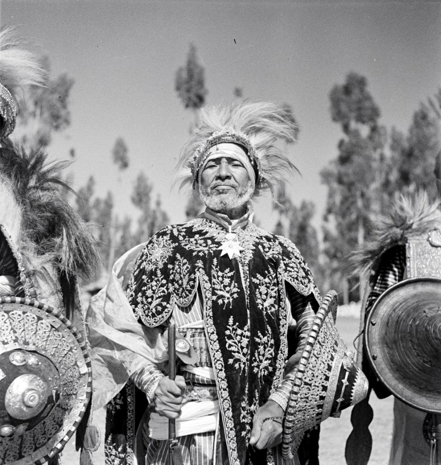 ETH-BIB-Würdenträger bei Parade in Addis Abeba-Abessinienflug 1934-LBS MH02-22-0369