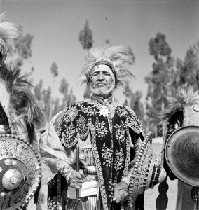 ETH-BIB-Würdenträger bei Parade in Addis Abeba-Abessinienflug 1934-LBS MH02-22-0369