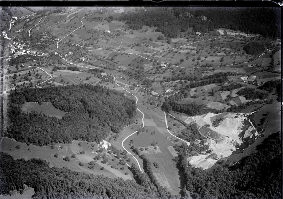 ETH-BIB-Zeglingen, Wissbrunn, Steinbruch, Gibs-Union A.G.-Inlandflüge-LBS MH01-005241
