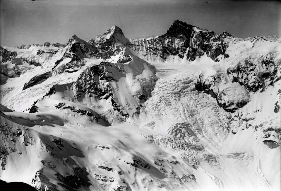 ETH-BIB-Zinalrothotn, Dent Blanche, Ober Gabelhorn, Pic de Moning v. O. aus 4000 m-Inlandflüge-LBS MH01-000399