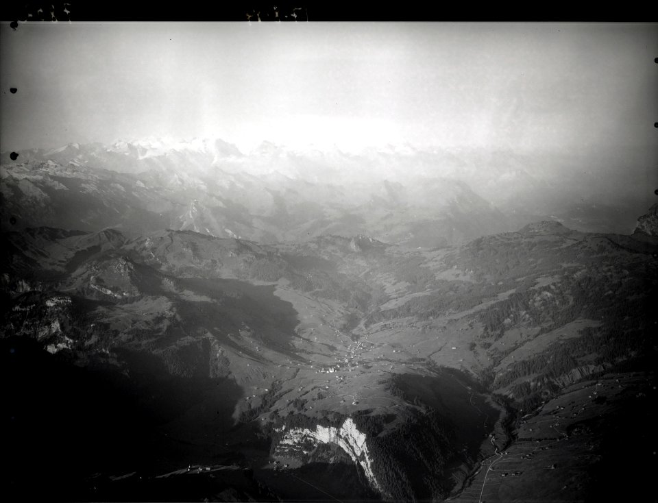 ETH-BIB-Ybrig, Oberiberg, Urneralpen v. N. aus 2500 m-Inlandflüge-LBS MH01-007802